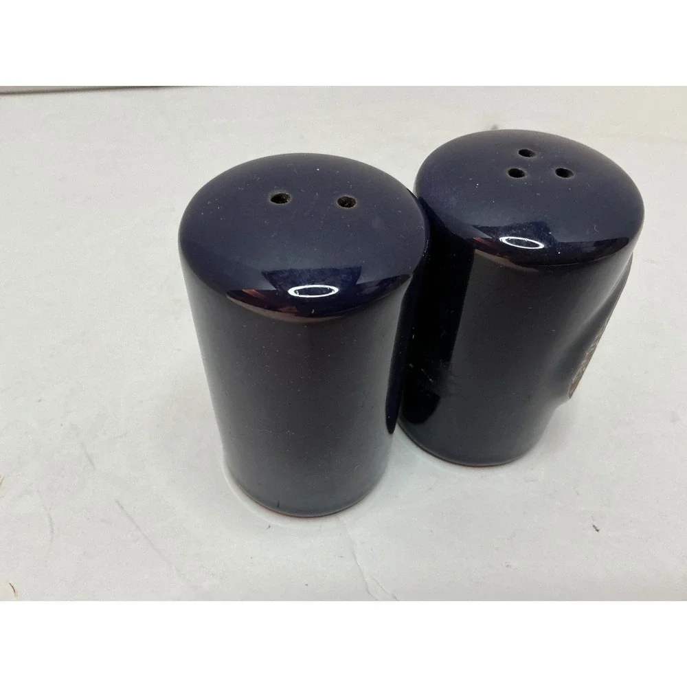 Minnesota Moose Salt and Pepper Shakers Cobalt Blue Ceramic Souvenir‎